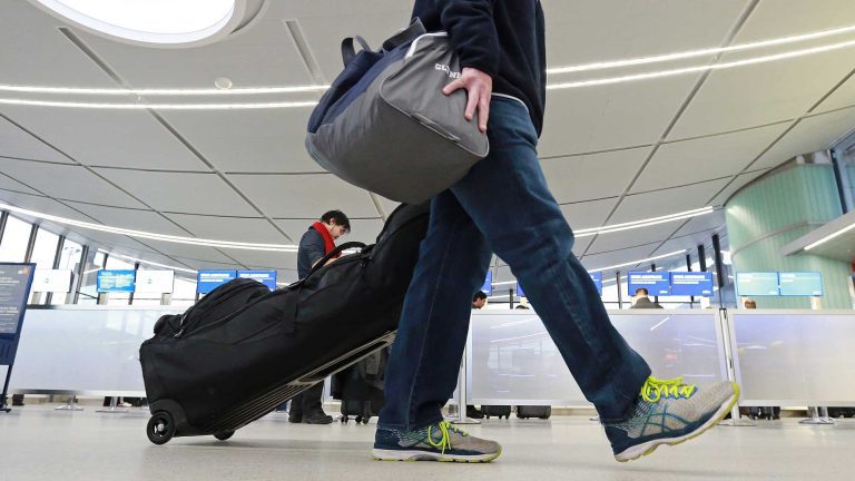 Do You Need a Golf Travel Bag to Fly? Expert tips