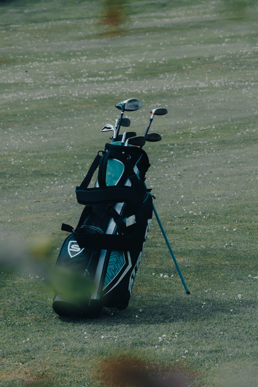 How to Organize a 4 Slot Golf Bag