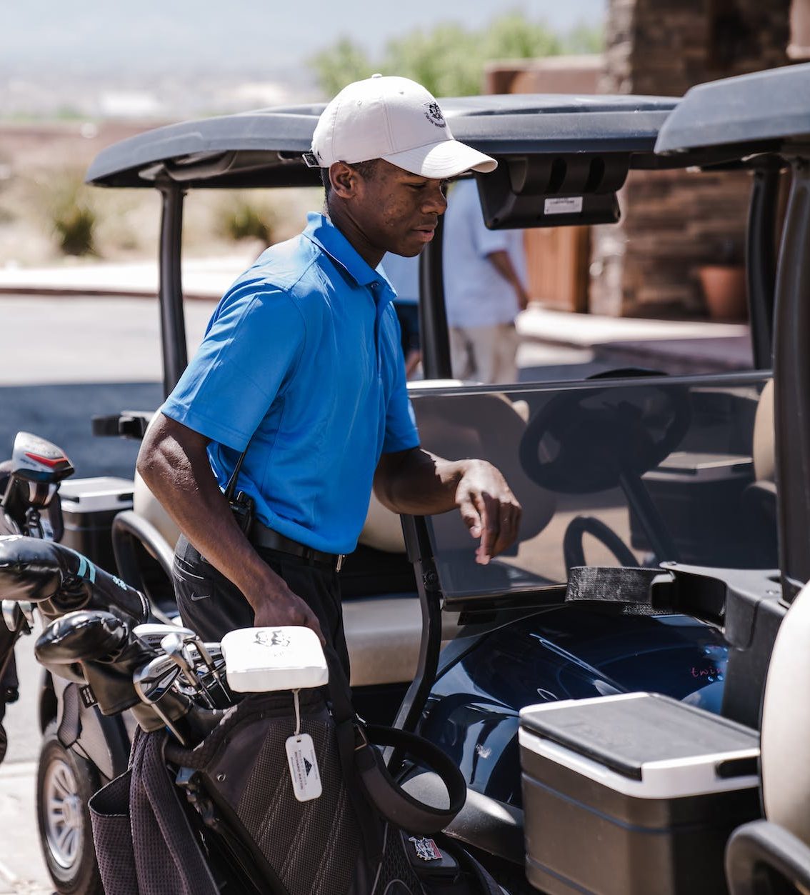 how to put golf bag on cart