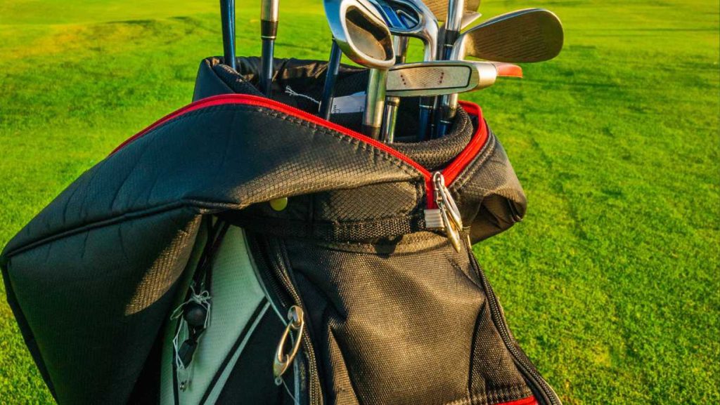 Tips For Carrying A Golf Bag With Two Straps